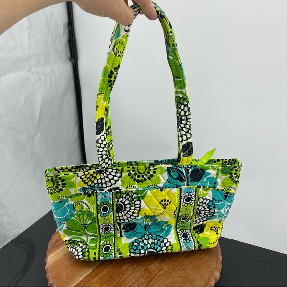 Vera Bradley Limes Up Tote Bag Green - Picture 2 of 8